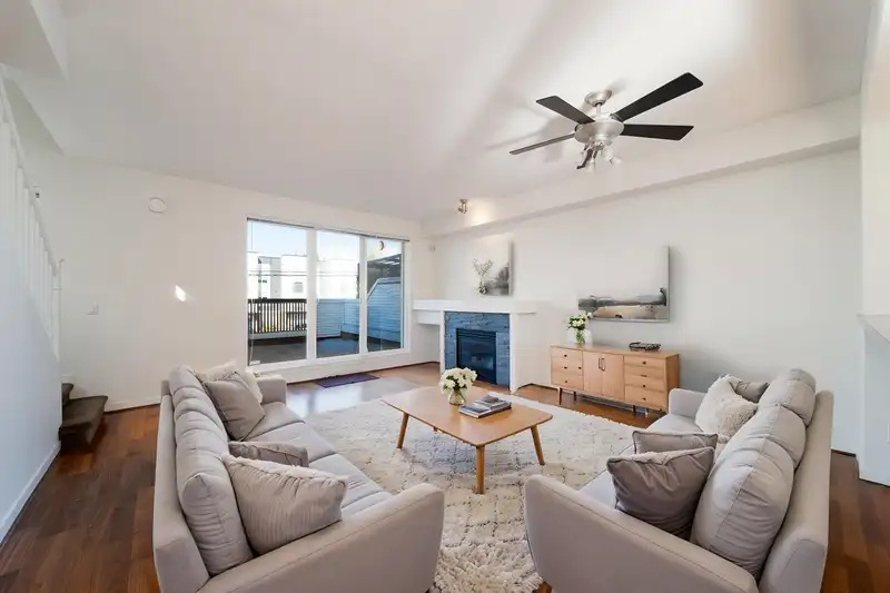 54 7155 189 STREET - photo 4 of 25