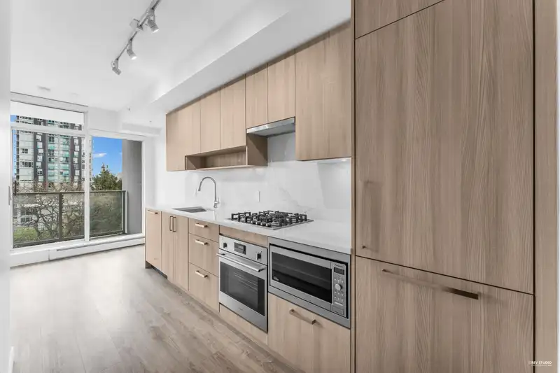 507 13350 CENTRAL AVENUE - photo 1 of 32