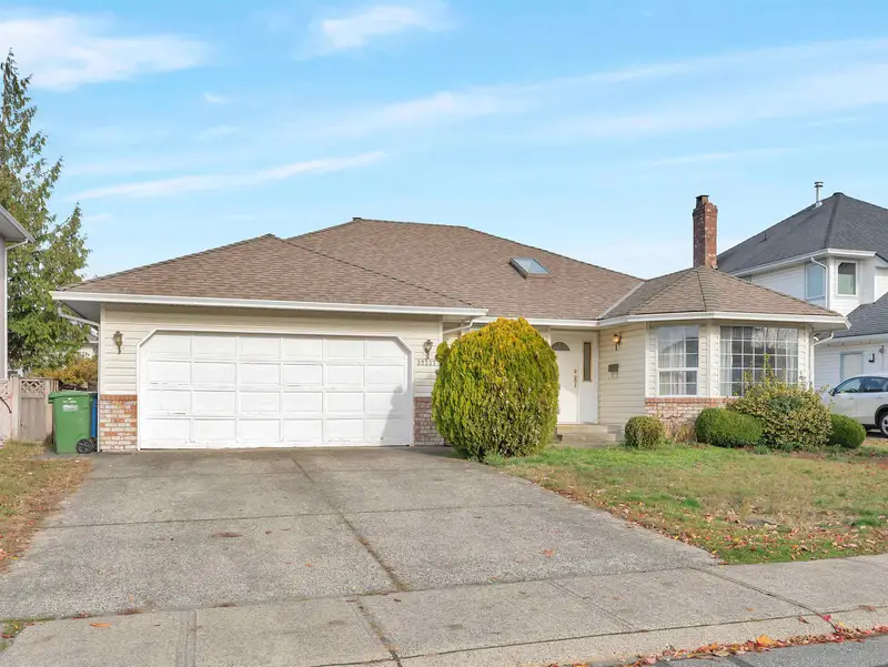 32337 NAKUSP DRIVE - photo 2 of 23