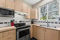 52 6465 184A STREET - thumbnail 11