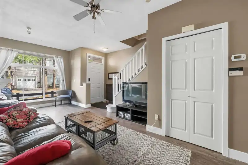 52 6465 184A STREET - photo 3 of 28