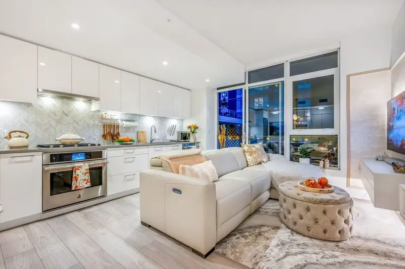 411 3581 E KENT AVENUE NORTH - photo 3 of 20