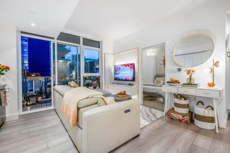 411 3581 E KENT AVENUE NORTH - photo 4 of 20