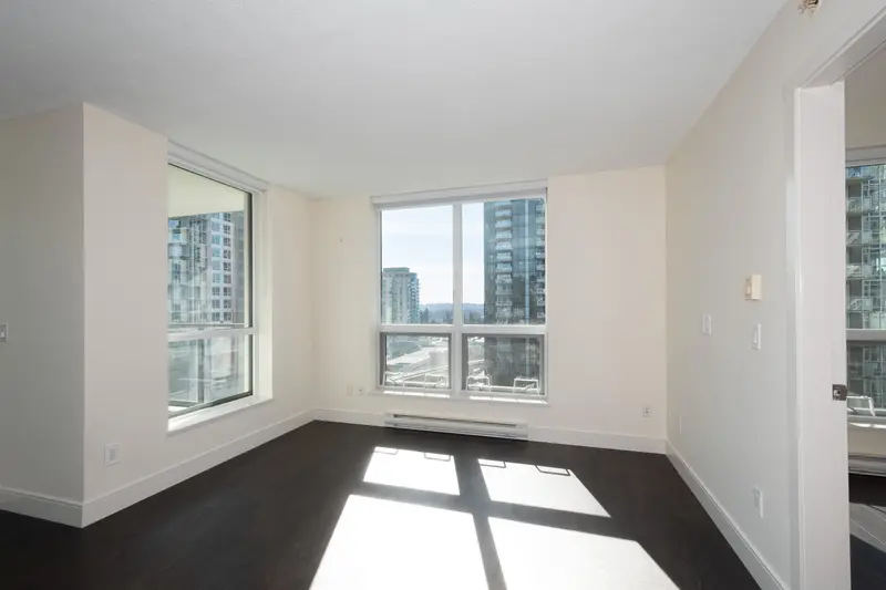 1205 3007 GLEN DRIVE - photo 3 of 25