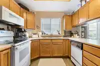 1 5760 174 STREET - thumbnail 8