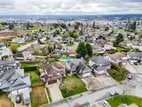 5682 186A STREET - thumbnail 33
