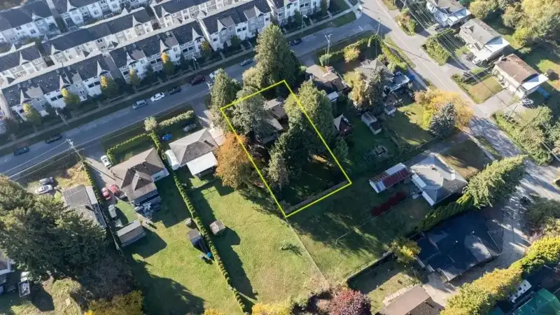 13231 112B AVENUE - photo 1 of 25