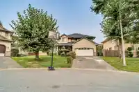 8662 141B STREET - thumbnail 2