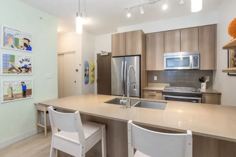 417 7058 14TH AVENUE - photo 4 of 25