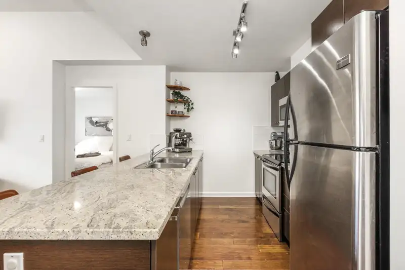 401 18755 68 AVENUE - photo 4 of 26