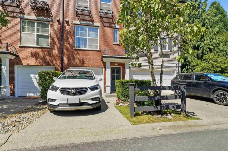 7 15075 60 AVENUE - photo 2 of 31