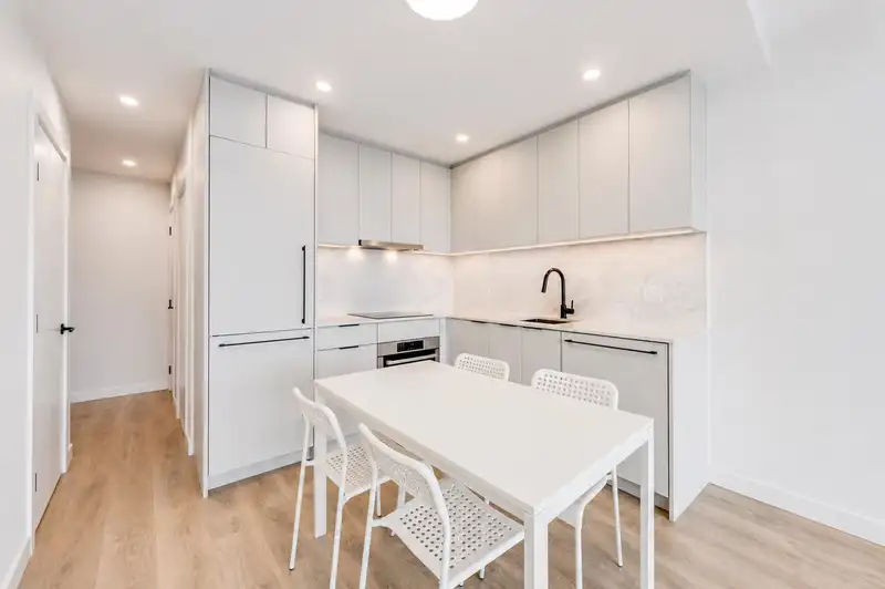 2207 13685 102 AVENUE - photo 2 of 27