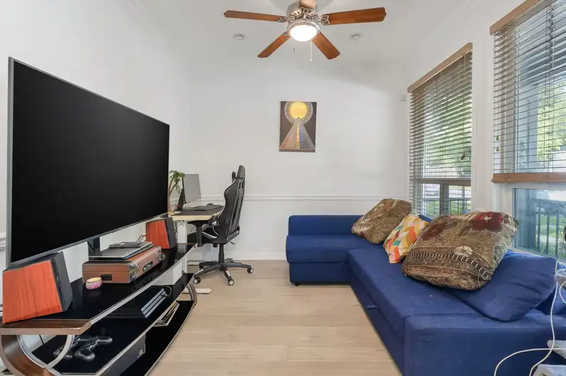 6999 144A STREET - photo 3 of 26