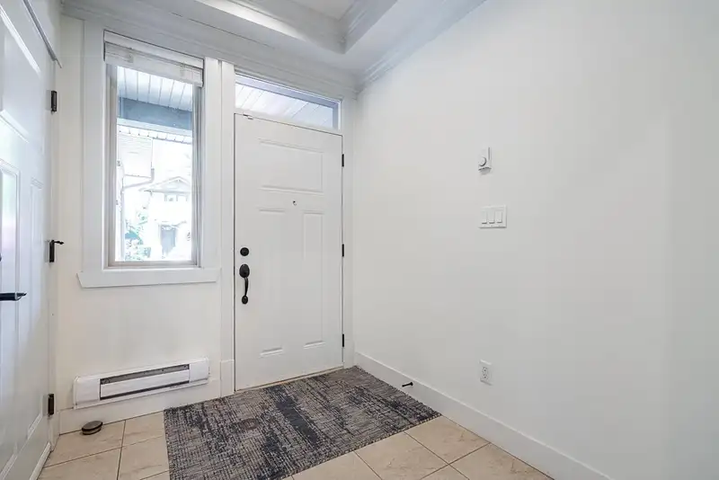 27 15168 66A AVENUE - photo 3 of 35