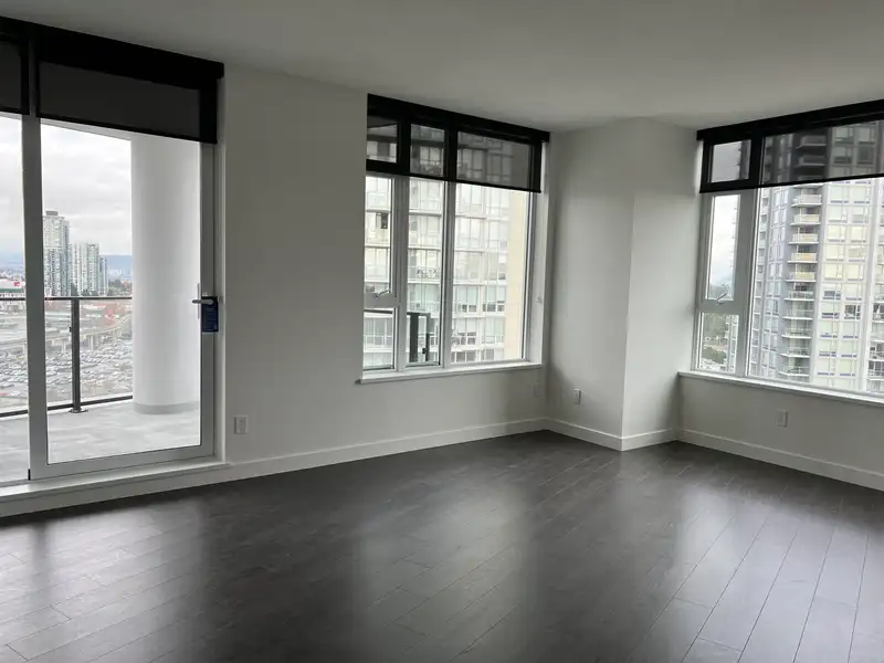 3104 9887 WHALLEY BOULEVARD - photo 4 of 24