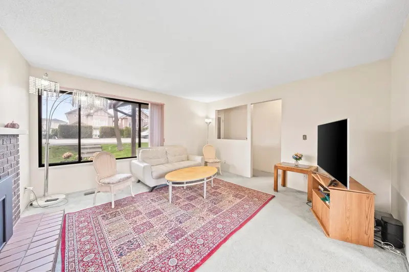 8406 NO. 1 ROAD - photo 4 of 22