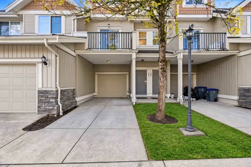 22 8717 159 STREET - photo 3 of 38