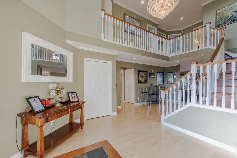 16657 78 AVENUE - photo 4 of 36