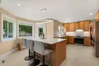 7882 163 STREET - thumbnail 4