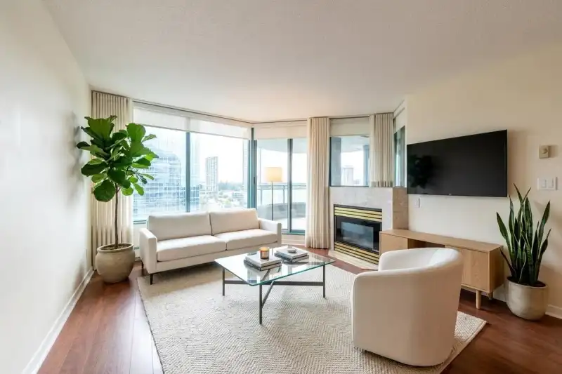 1608 13383 108 AVENUE - photo 1 of 40