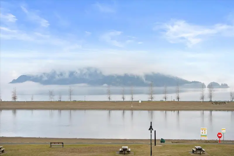 209 378 ESPLANADE AVENUE - photo 4 of 25