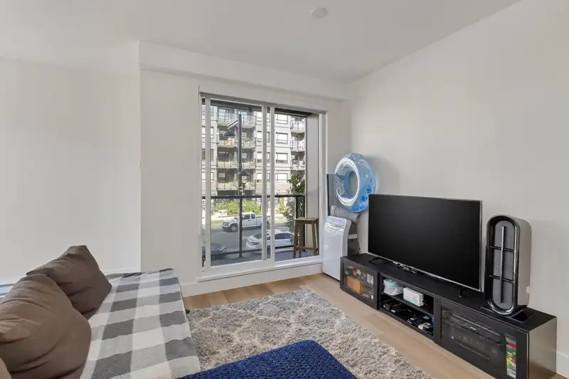 204 10778 138 STREET - photo 3 of 25