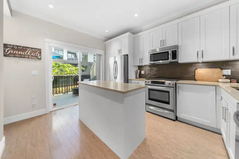 39 6591 195A STREET - photo 1 of 40