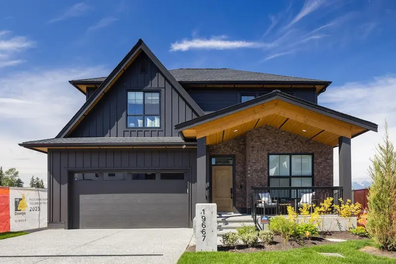 19667 76B AVENUE - photo 1 of 25