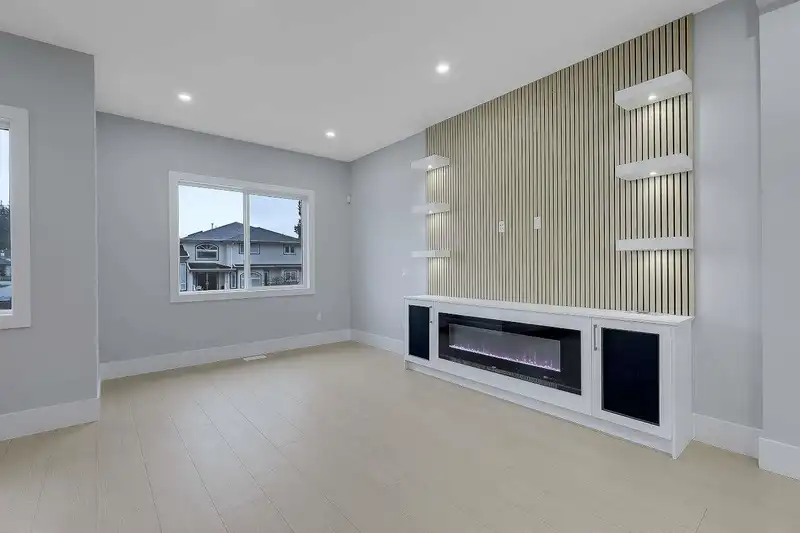 101 13661 59 AVENUE - photo 3 of 27
