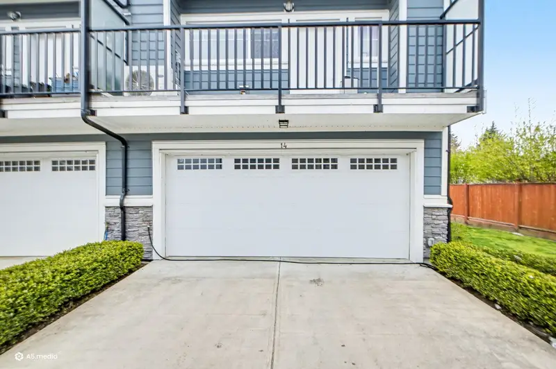 14 19483 74 AVENUE - photo 4 of 25