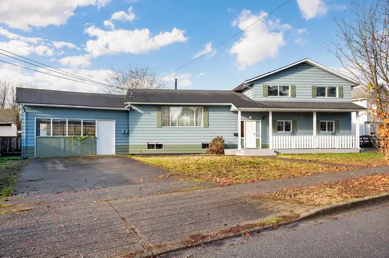 6055 172 STREET - photo 1 of 40