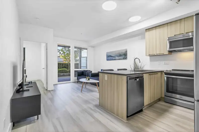 101 15628 104 AVENUE - photo 2 of 40