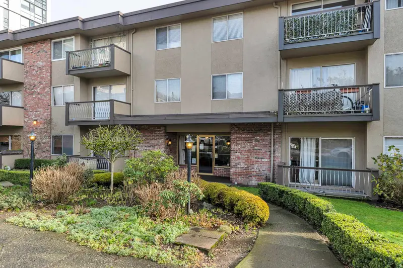 113 610 THIRD AVENUE - photo 2 of 25