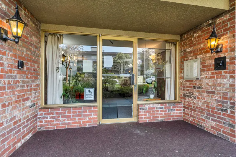 113 610 THIRD AVENUE - photo 3 of 25