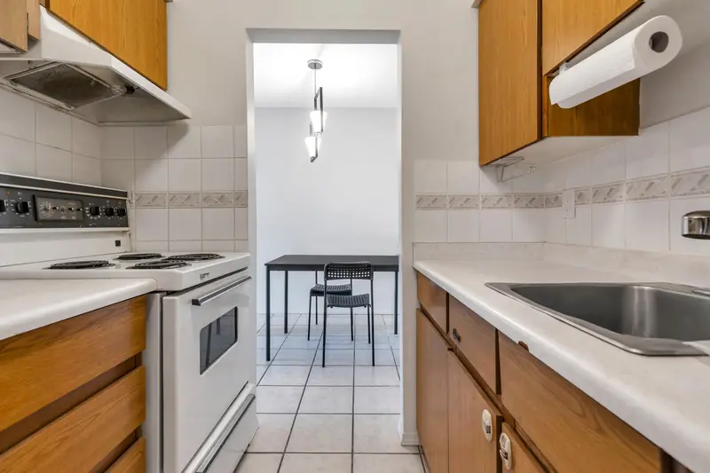 113 610 THIRD AVENUE - photo 4 of 25