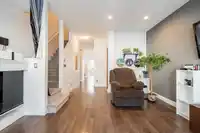 7 8737 161 STREET - thumbnail 16