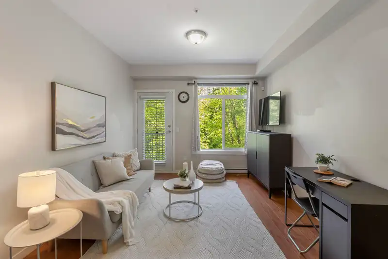 305 13277 108 AVENUE - photo 2 of 20