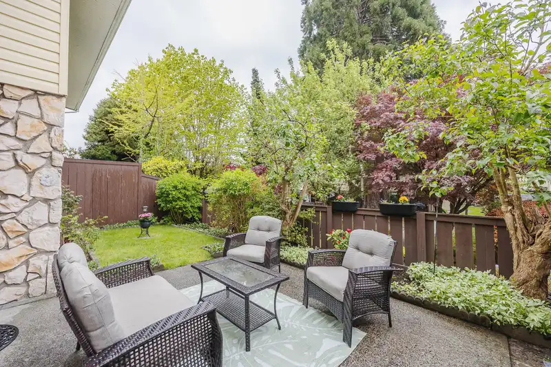 65 9370 122 STREET - photo 1 of 40