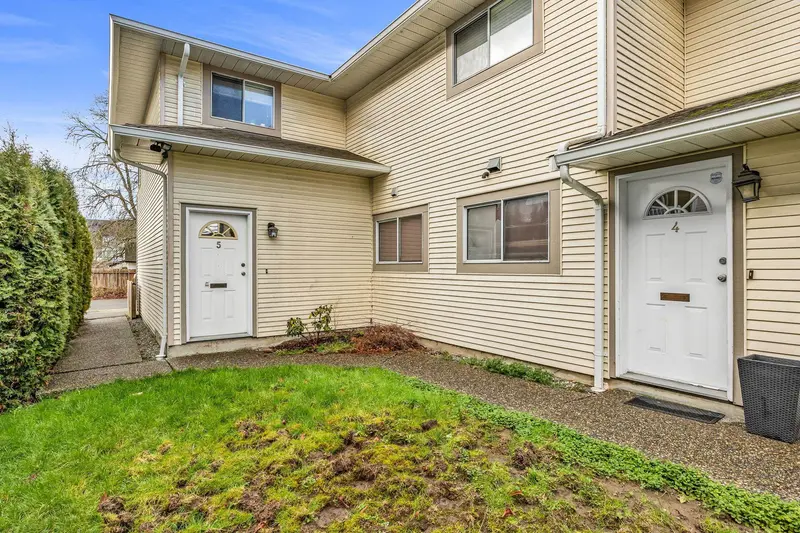 4 19690 56 AVENUE - photo 3 of 25