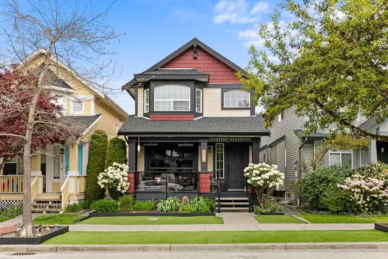 6676 185 STREET - photo 1 of 37