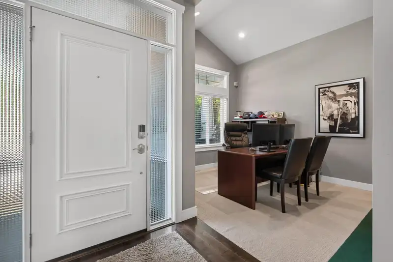19160 69 AVENUE - photo 4 of 40