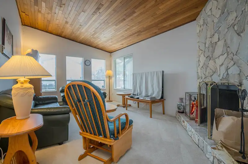 12989 73B AVENUE - photo 4 of 27