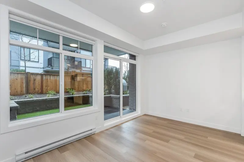 204 33820 SOUTH FRASER WAY - photo 4 of 16