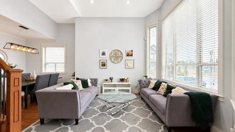 14771 58B AVENUE - photo 3 of 40