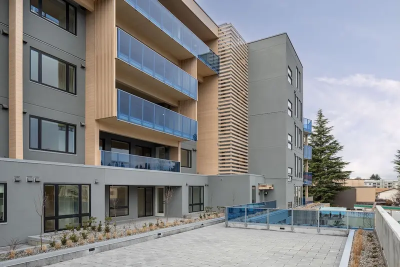 205 33160 PLAXTON CRESCENT - photo 3 of 20