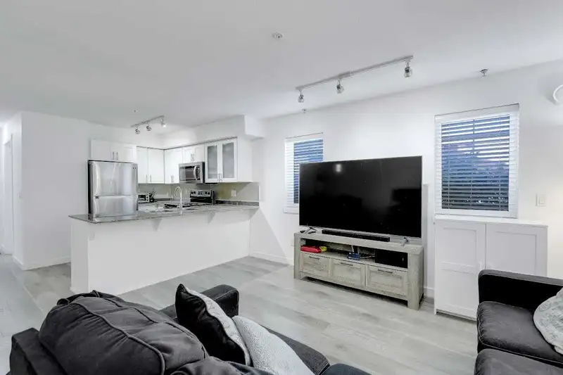 108 13958 108 AVENUE - photo 1 of 35