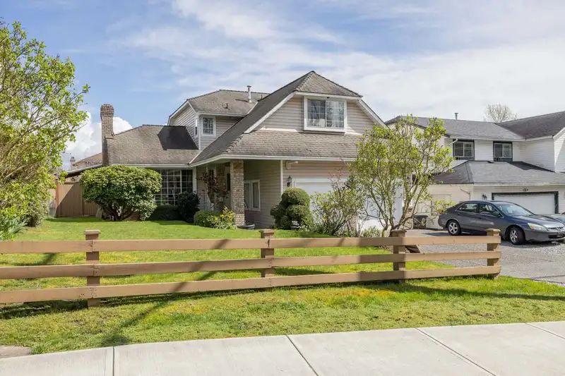 7838 160 STREET - photo 1 of 40