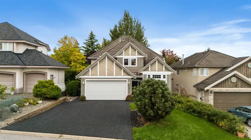 16975 105 AVENUE - photo 1 of 37