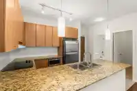 218 15322 101 AVENUE - thumbnail 3