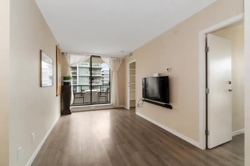 1307 5911 ALDERBRIDGE WAY - photo 4 of 25